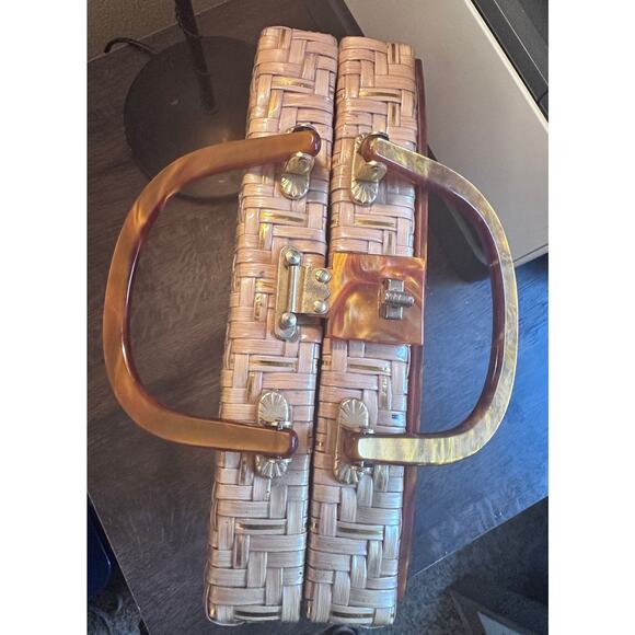 VINTAGE 50'S HANDMADE BRITISH HONG KONG STRAW AND LUCITE HANDBAG - Picture 3 of 7